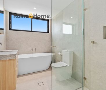 Luxurious "Oasis" styled Duplex - Photo 3