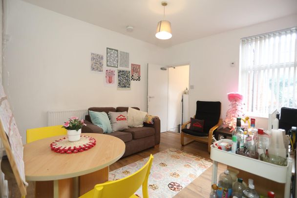 Montague Road (3 bed) - Photo 1