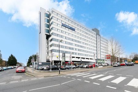 2 bedroom flat to rent - Photo 2