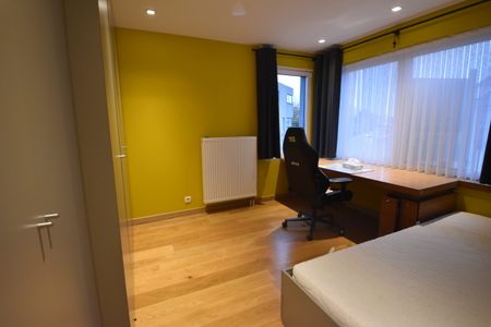 Volledig gerenoveerde woning met tuin en carport - Photo 3