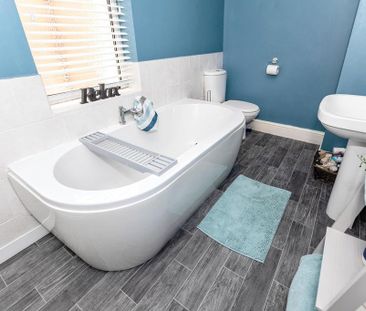 3 bedroom terraced house to rent - Photo 6