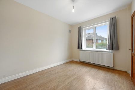 4 bedroom semi-detached house to rent - Photo 5