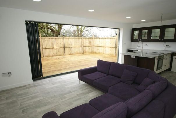 2 bedroom maisonette to rent - Photo 1