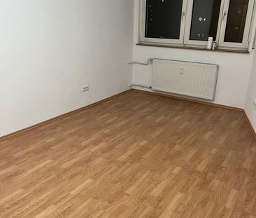 Große 2 Zimmer Wohnung in Zuffenhausen Zentrum - Photo 3