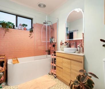 Modern Comfort Meets Effortless Living – 1/8 Lake Avenue, Pascoe Vale - Photo 4