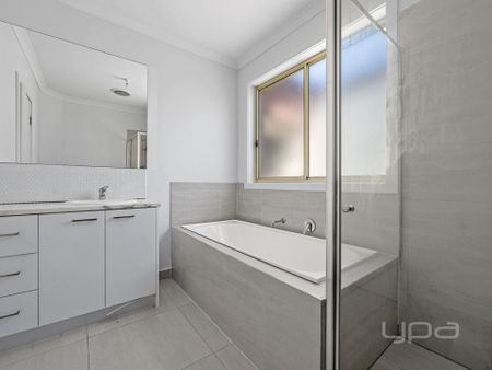 Stylish Living in Weir Views - Photo 4