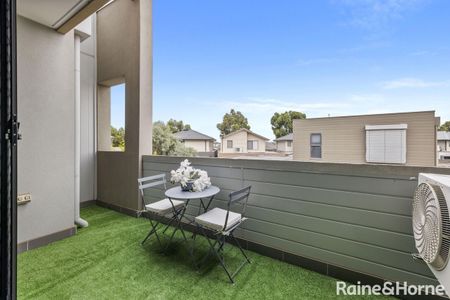 Modern Townhouse in a Quiet Glenroy Location - Photo 4