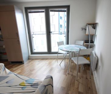 Studio to rent - Photo 5