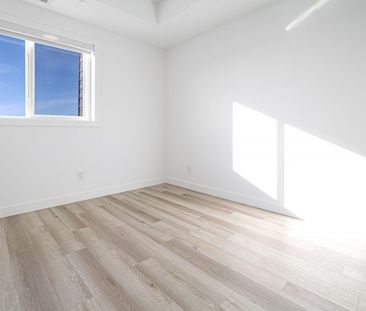 Jersey: Black Accents – 196 Colony, Winnipeg, MB - Photo 3