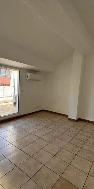 Location Appartement 1 pièce 30m² NIMES 30000 - Photo 1
