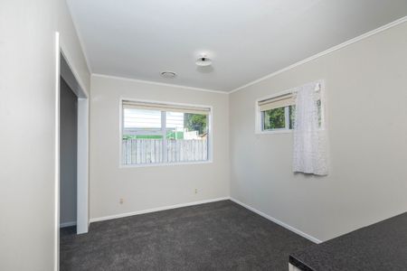 12 Griffiths Grove, Newlands - Photo 5