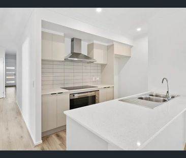 Stunning Family Home for Rent in Ripley - Photo 5