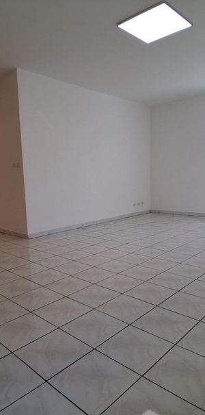Location Appartement 3 pièces 83m² ST PIERRE 97410 - Photo 1