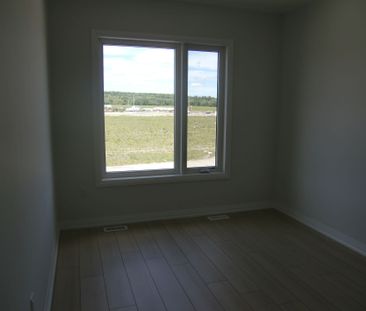 For Lease - 39 Sandels Avenue, Richmond Hill, Ontario - Photo 3