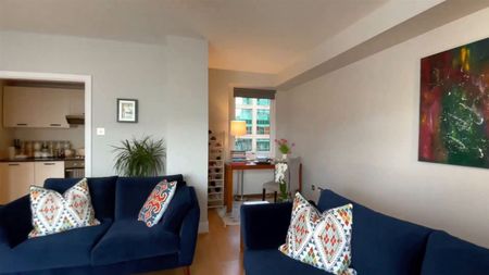 Apartment 44, The Dock Mill, Grand Mill Quay, Barrow Street, Dublin 4, Grand Canal Dk, Dublin 4, D04 V220 - Photo 3