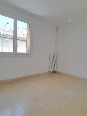 Location Appartement 3 pièces 67m² NIMES 30000 - Photo 5