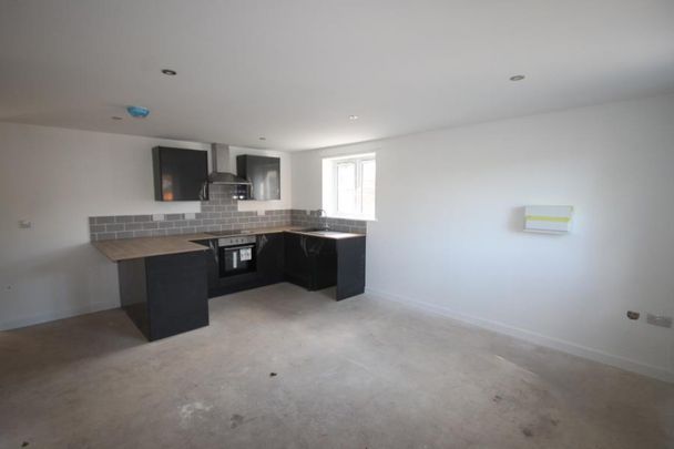 Church Parade, Oakengates - £725 pcm - Photo 1