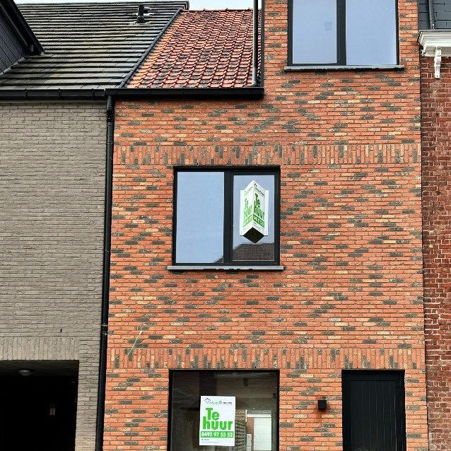 Instapklare nieuwbouwwoning met 3 slaapkamers en garage te Bissegem - Photo 1