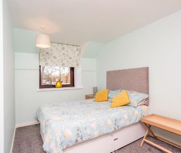 2 bedroom end of terrace house to rent - Photo 5