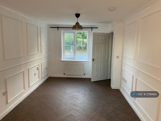 2 bedroom semi-detached house to rent - Photo 1