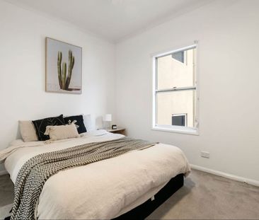 Street Front Townhouse Footsteps From Chapel Street - Photo 6