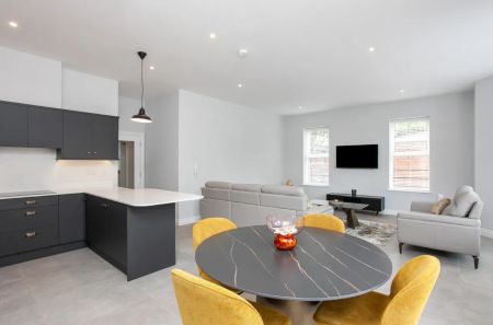 Apartment 2 Hazelbank House, 4 - Photo 4