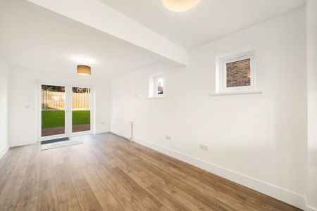 4 bedroom detached house to rent - Photo 4