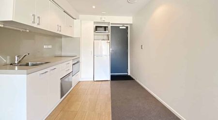 Welcome to apartment 409 in Soho Apartments. - Photo 4