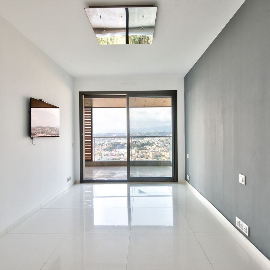 Location Appartement 5 pièces 148m² NICE 06300 - Photo 1