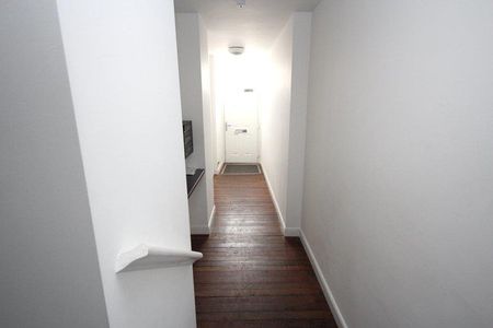 1 Bedroom Flat / Apartment to let - Photo 4