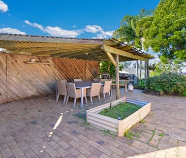 3 Bedroom House in Benowa - Photo 4