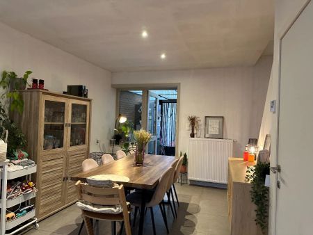 Woning met vier slaapkamers en uitweg achteraan te Wielsbeke - Foto 5