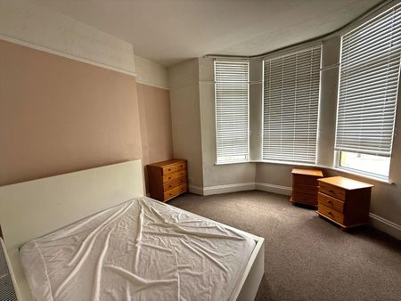 Beaumont Road, Flat 2, Plymouth - Photo 2