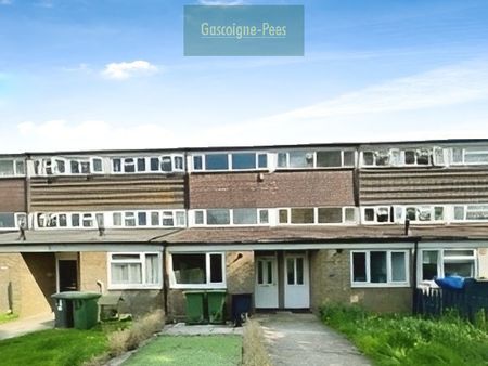 Basingstoke, RG22 - Photo 3