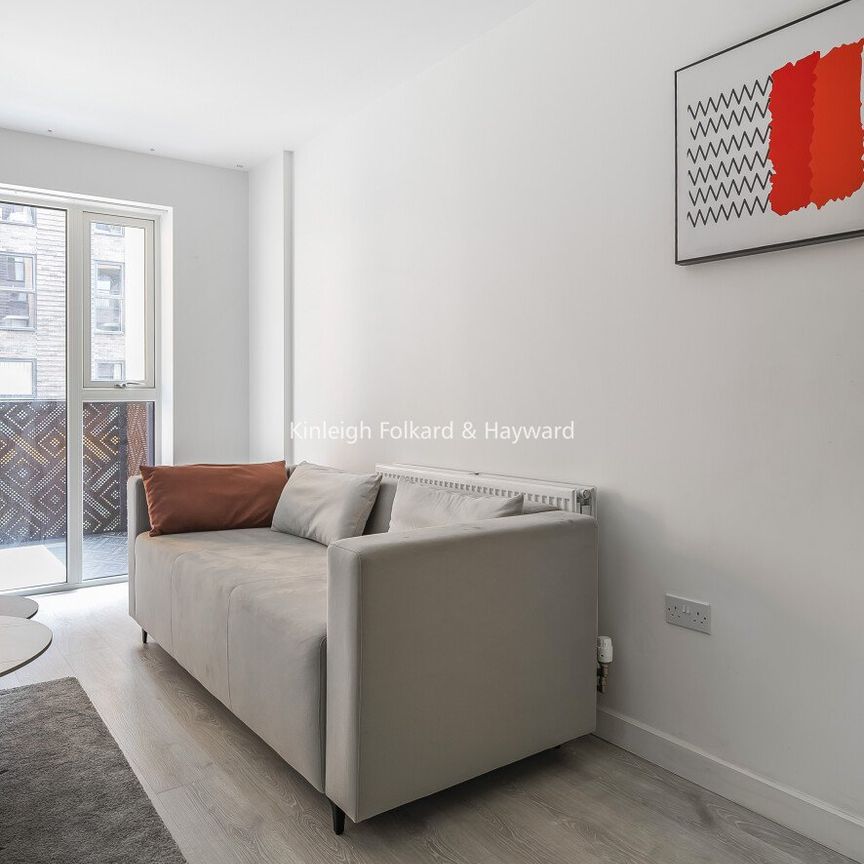 East Acton Lane, London, W3 - Photo 1