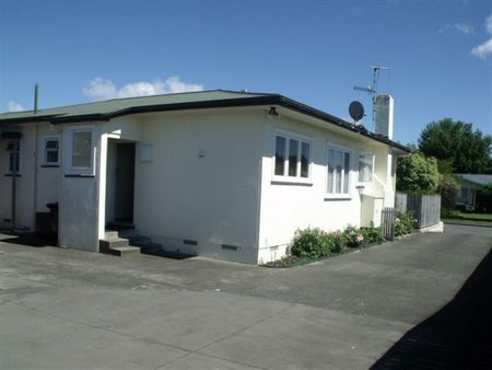 Parkvale Family Home - Photo 5