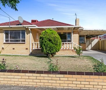 Charming Family Home in an Ideal Location - Photo 1