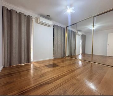 Spacious Family Home with Self-Contained Granny Flat, Solar Power &... - Photo 2