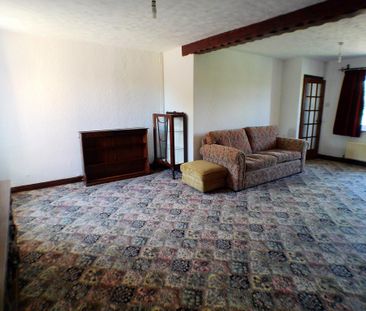 3 bedroom semi-detached house to rent - Photo 3