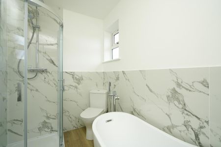 3 bedroom semi-detached house to rent - Photo 2