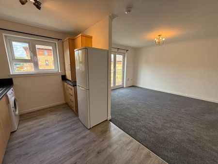 2 bedroom flat to rent - Photo 2