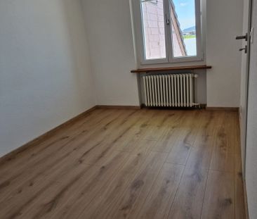 Charmante 4-Zimmerwohnung mit sensantioneller Terrasse und Aussicht - Photo 2