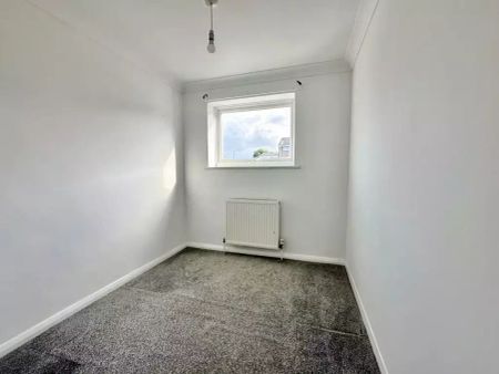 4 bedroom semi-detached house to rent - Photo 3