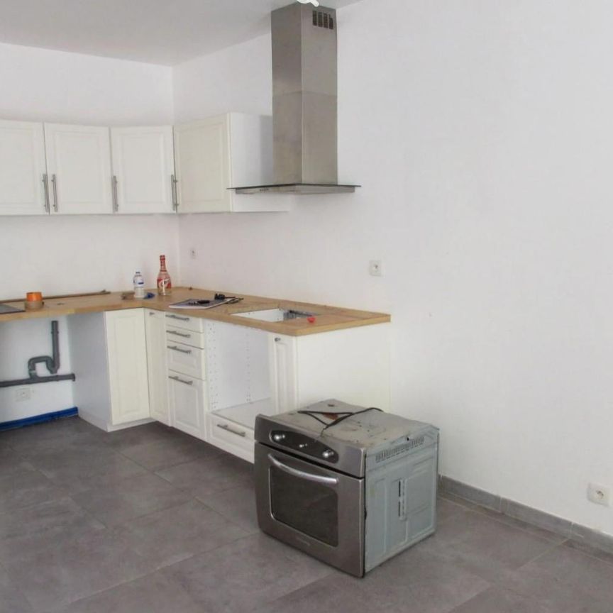 Location Appartement 3 pièces 51m² ROGNAC 13340 - Photo 1