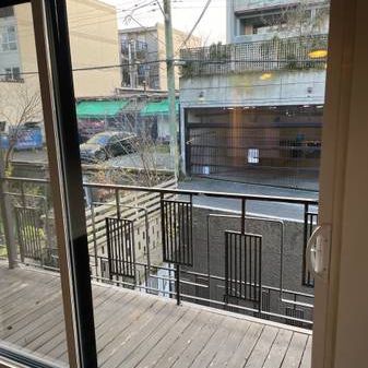 Spacious 1 Bed + Den in Vibrant East Van! - Photo 1