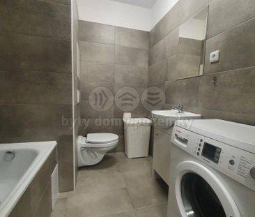 Pronájem bytu 1+kk, garsoniery 35 m², Hradec Králové - Photo 2