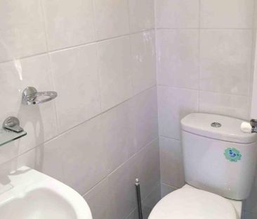 Studio to rent - Photo 6