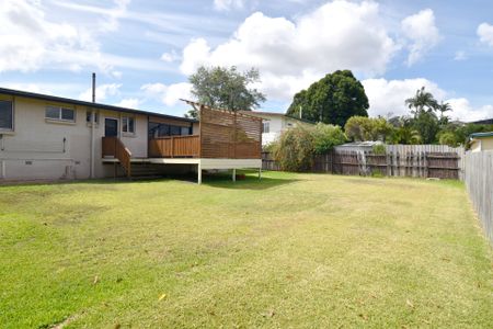 CHARMING HOME IN ONE OF OUR MOST POPULAR SUBURBS &mldr; BONUS BIG DECK! - Photo 4