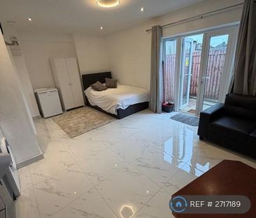 Studio to rent - Photo 3