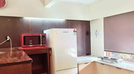 Spacious studio in a great location! - Photo 2